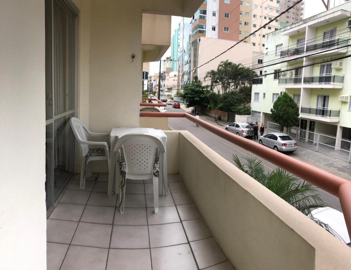 Lindo apartamento super completo em Meia Praia, 100 metros do mar e 10 quadras do centro Itapema Exterior foto