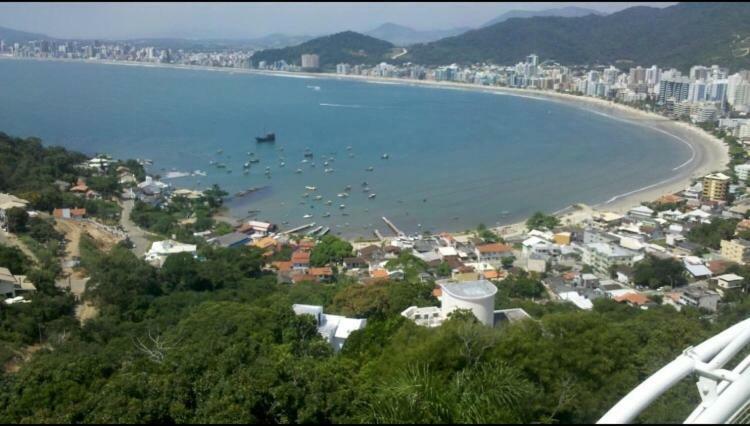 Lindo apartamento super completo em Meia Praia, 100 metros do mar e 10 quadras do centro Itapema Exterior foto